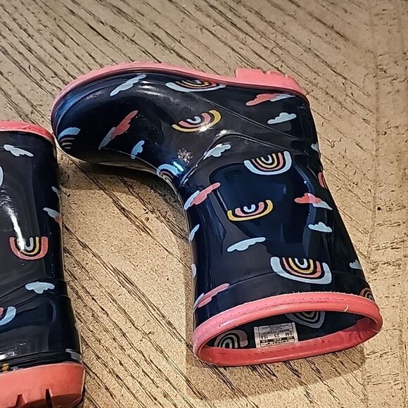 Toddler rain boot rainbow size 9 Carters - Picture 9 of 11